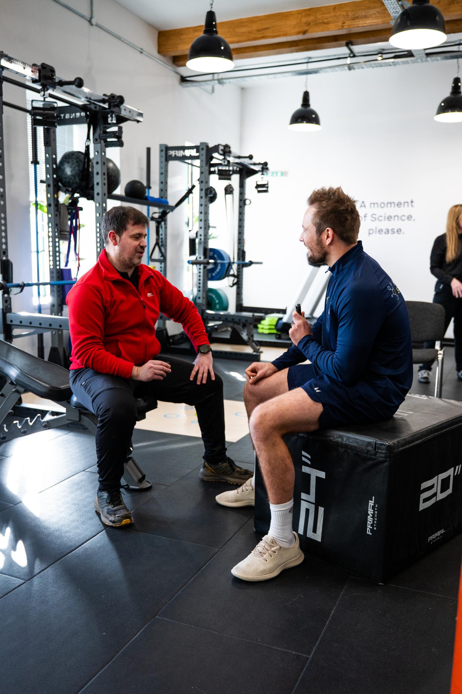 KA3_2598 Health by Science specialist providing professional advice during a clinical personal training Edinburgh session in Leith.