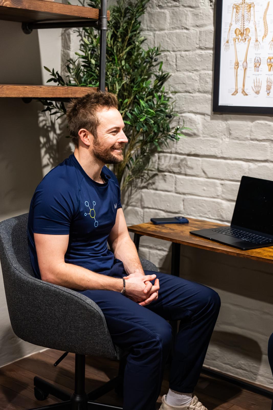 KA3_4258 Professional Health by Science specialist participating in a clinical intake session at our specialised Leith facility.